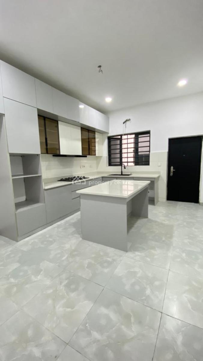 Executive 3 Bedroom with Bq, Lekki Phase 1, Lekki, Lagos, Flat / Apartment for Rent