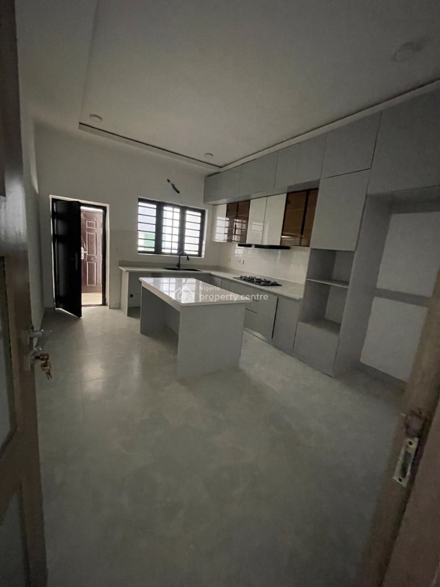 Executive 3 Bedroom with Bq, Lekki Phase 1, Lekki, Lagos, Flat / Apartment for Rent