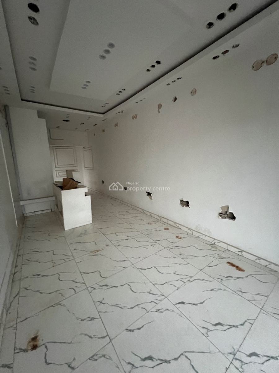 Shop Space Upstairs Facing Road, Off Admiralty Way, Lekki Phase 1, Lekki, Lagos, Shop for Rent