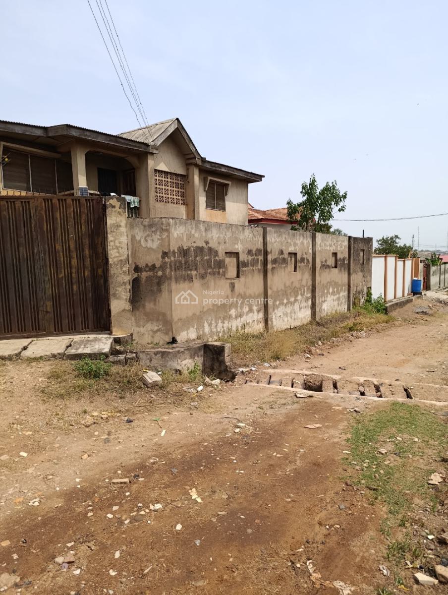 Twin Flat of 3 Bedroom with Room Self Contain on 600sqm of Cornerpiece, Temidire Estate, Sdp, Old Ife Road, Alakia, Ibadan, Oyo, Block of Flats for Sale