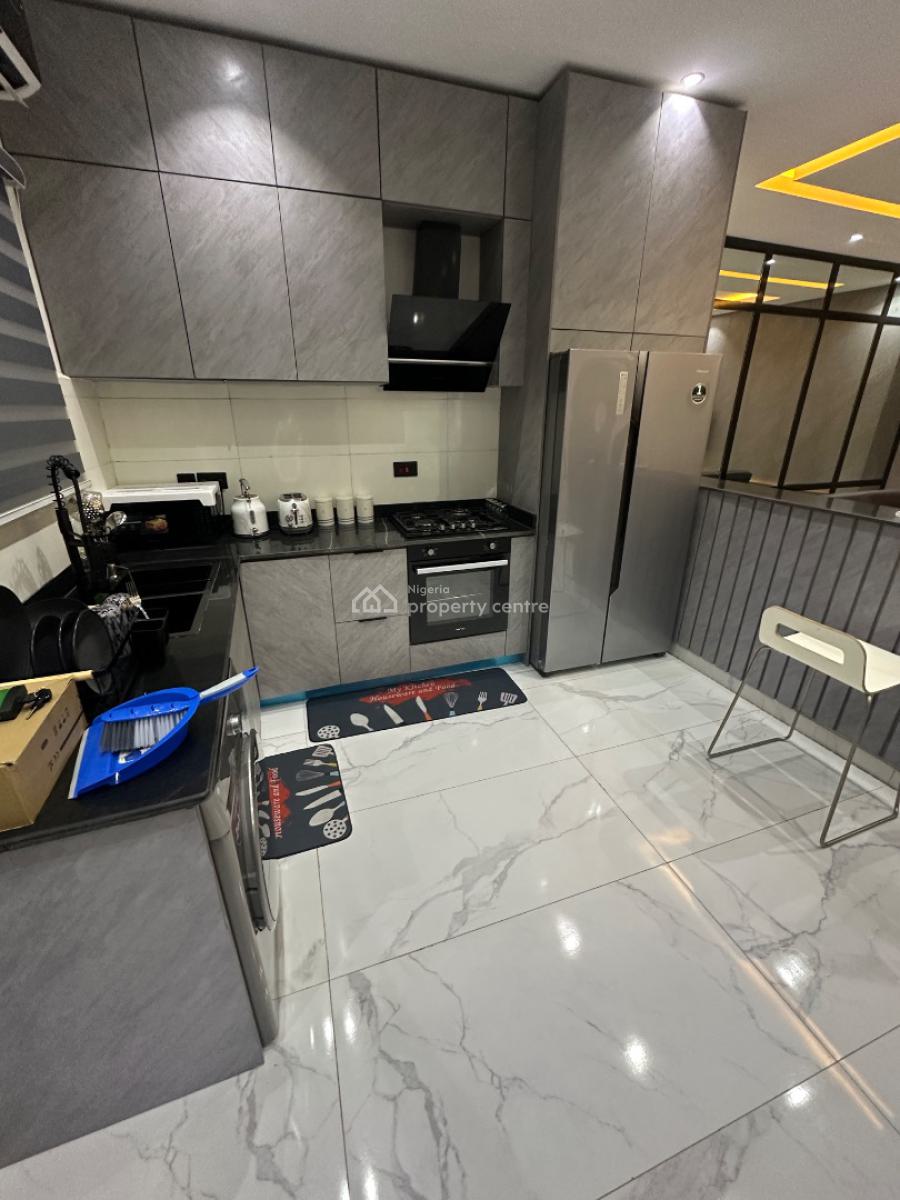 Luxurious 2bedroom Flat Now Available, Omorere Johnson, Lekki Phase 1, Lekki, Lagos, Flat / Apartment for Sale