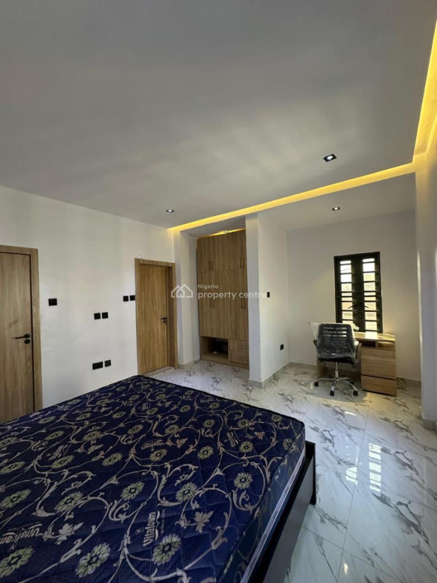 Exquisite 3-bedroom Apartment + Bq, Akoka, Yaba, Lagos, Flat / Apartment for Sale