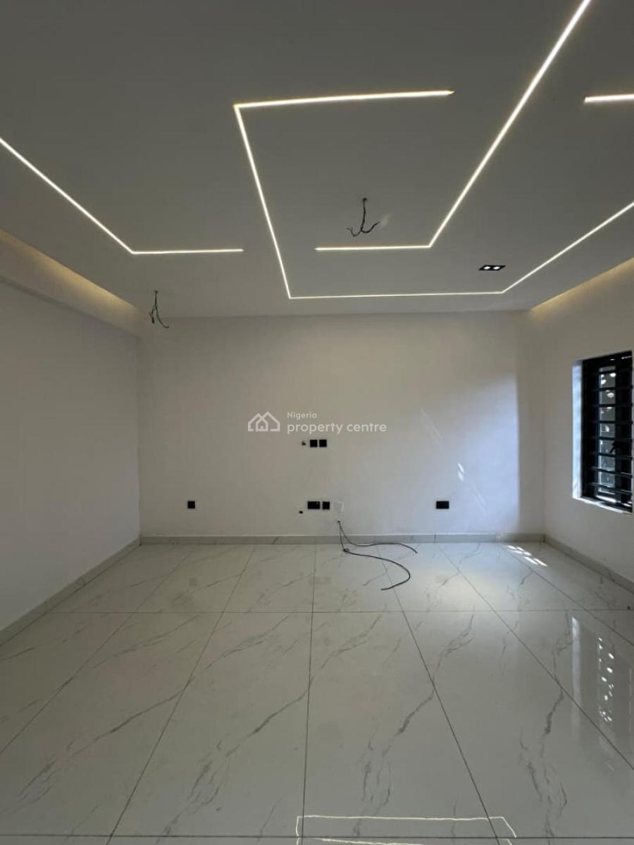 Exquisite 3-bedroom Apartment + Bq, Akoka, Yaba, Lagos, Flat / Apartment for Sale