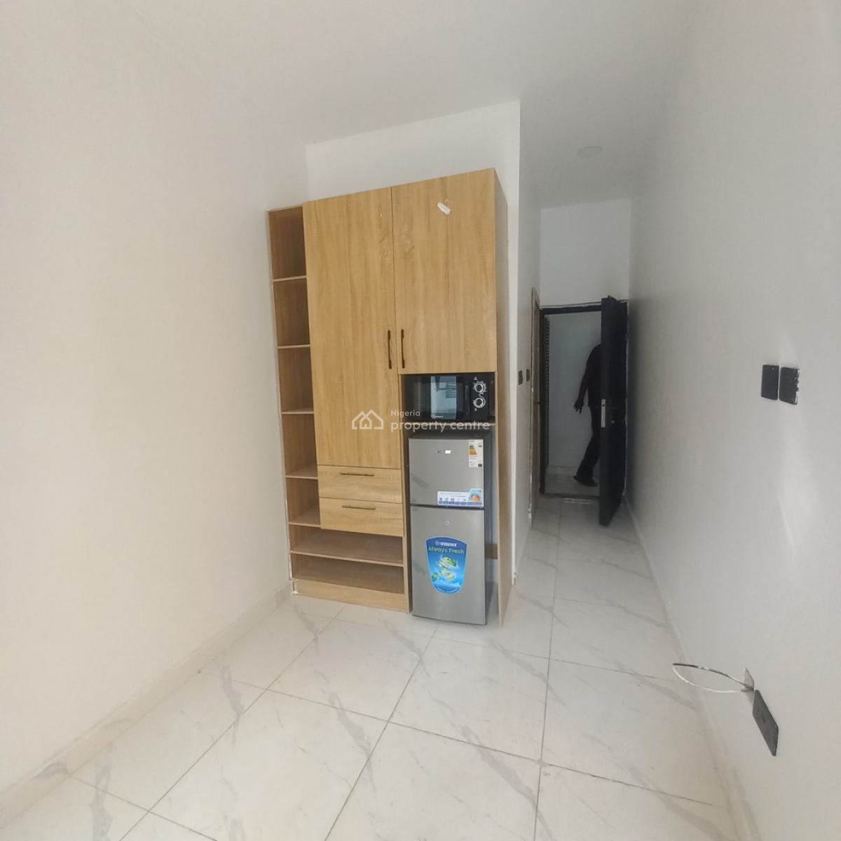 Standard 2 Bedroom Apartment with Pool and Elevator with Bq, Lekki Phase 1, Lekki, Lagos, Flat / Apartment for Sale