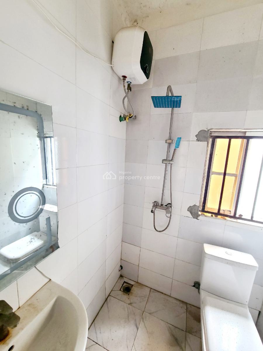 2 Bedroom Flat Upstairs, Orchid Road, Lekki, Lagos, Flat / Apartment for Rent