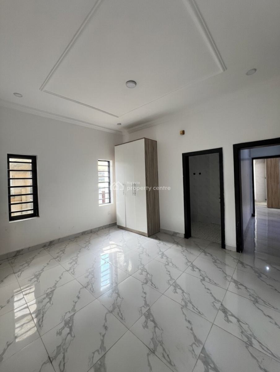 a Standard 2bedroom Flat, Before Novare Shoprite Ajah, Lekki Phase 2, Lekki, Lagos, Flat / Apartment for Rent