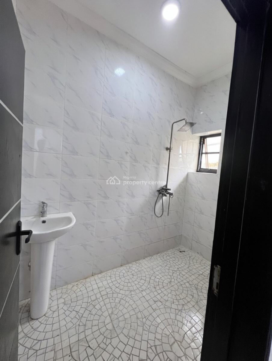 a Standard 2bedroom Flat, Before Novare Shoprite Ajah, Lekki Phase 2, Lekki, Lagos, Flat / Apartment for Rent