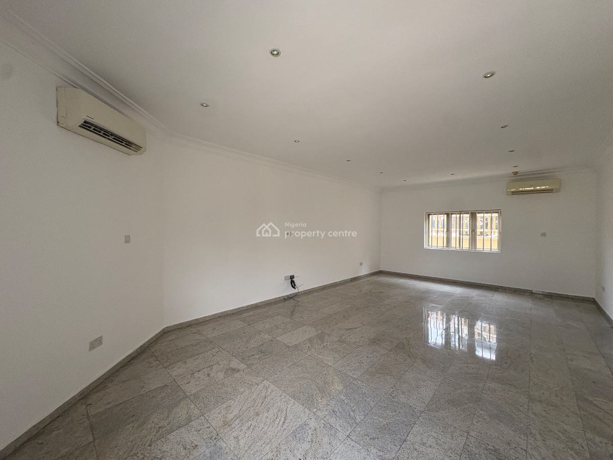 Spacious 3 Bedroom Apartment with a Bq, Lekki Phase 1, Lekki, Lagos, Flat / Apartment for Rent