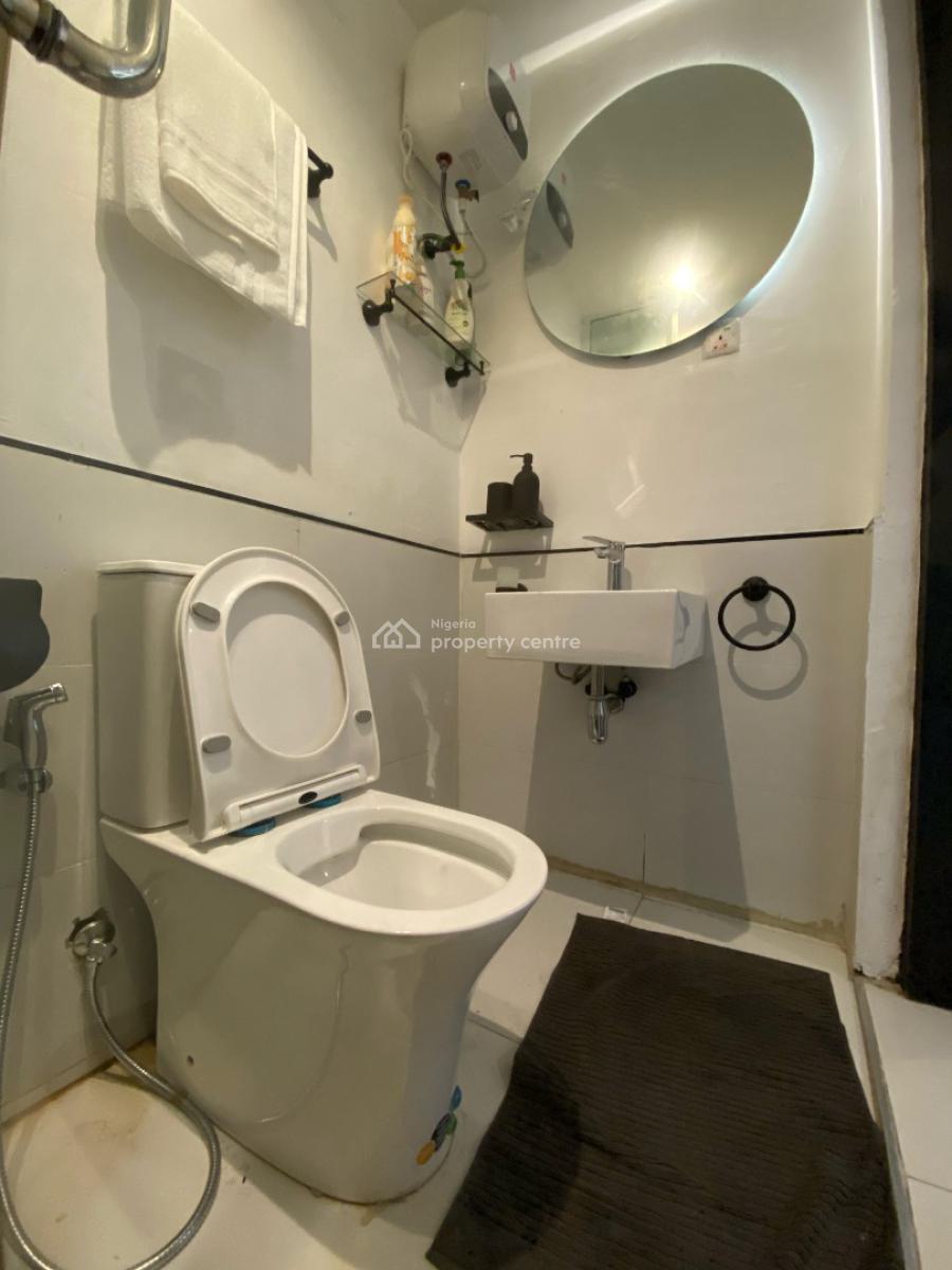 Luxury Three Bed with Snooker  Ceiling Mirror Projector and Ps5, Lekki Phase 1, Lekki, Lagos, Flat / Apartment Short Let