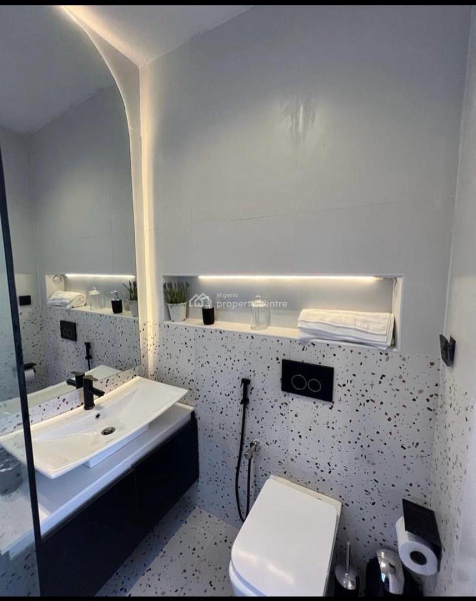 Luxury Three Bed with Snooker  Ceiling Mirror Projector and Ps5, Lekki Phase 1, Lekki, Lagos, Flat / Apartment Short Let