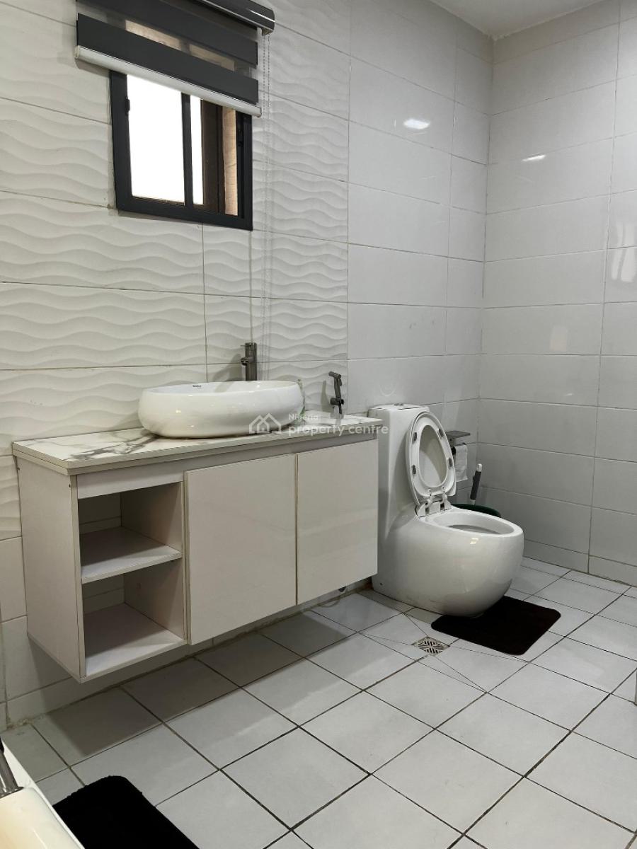 Luxury Two Bed with Snooker  Ceiling Mirror 🪞 Projector and Ps4, Lekki Phase 1, Lekki, Lagos, Flat / Apartment Short Let