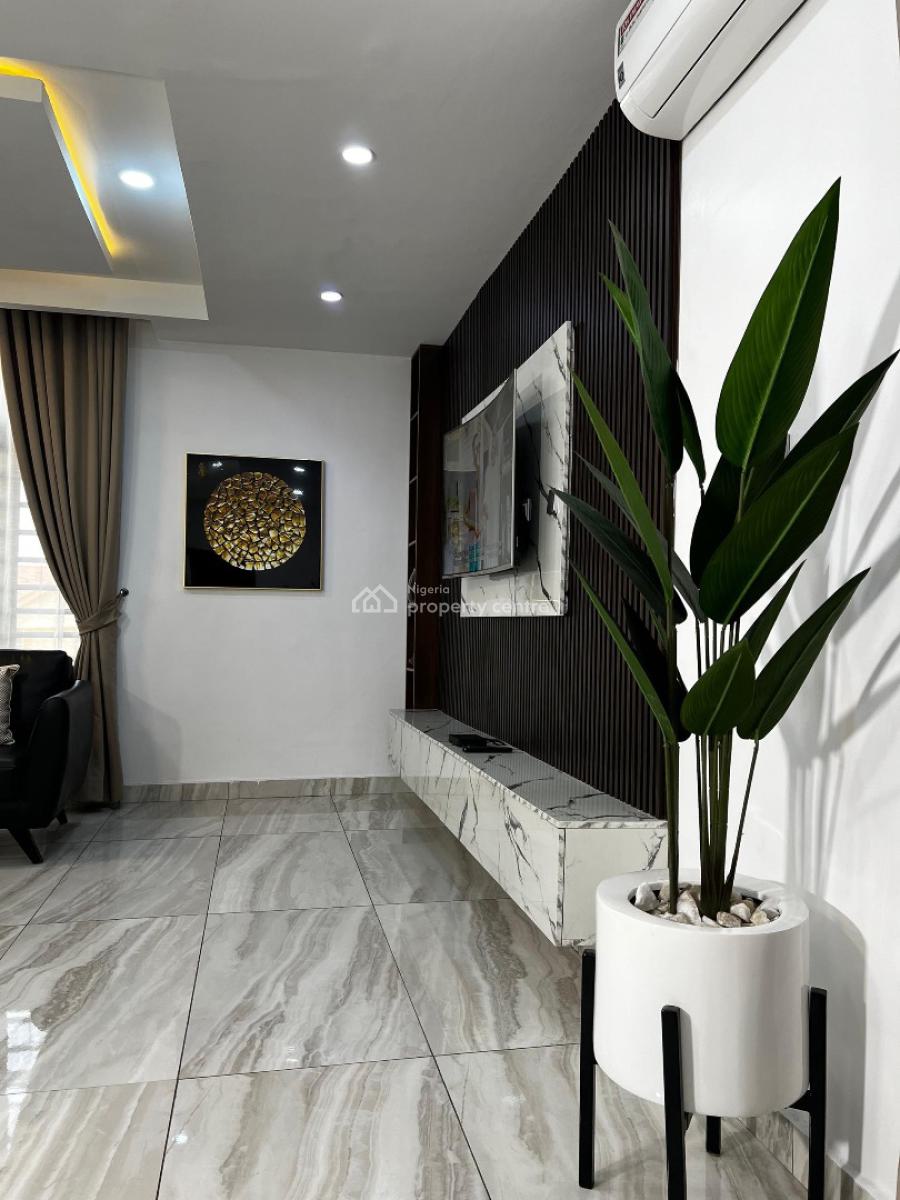 Luxury Two Bed with Snooker  Ceiling Mirror 🪞 Projector and Ps4, Lekki Phase 1, Lekki, Lagos, Flat / Apartment Short Let