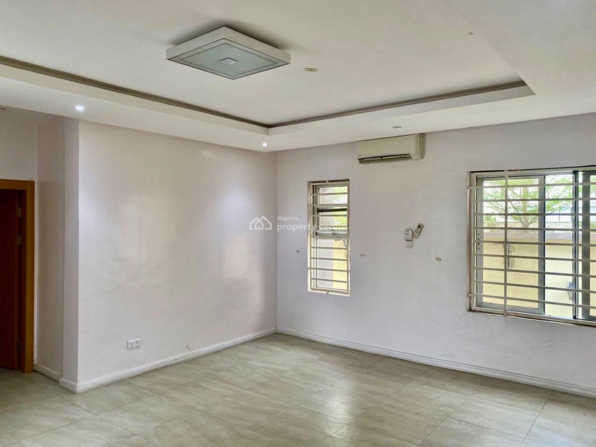 Luxury and Spacious with a B Q, Pinnock Beach Estate, Lekki Phase 1, Lekki, Lagos, Semi-detached Duplex for Rent