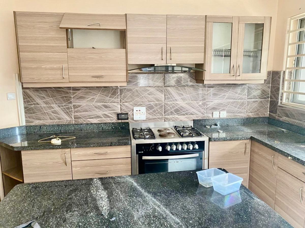 Luxury and Spacious with a B Q, Pinnock Beach Estate, Lekki Phase 1, Lekki, Lagos, Semi-detached Duplex for Rent