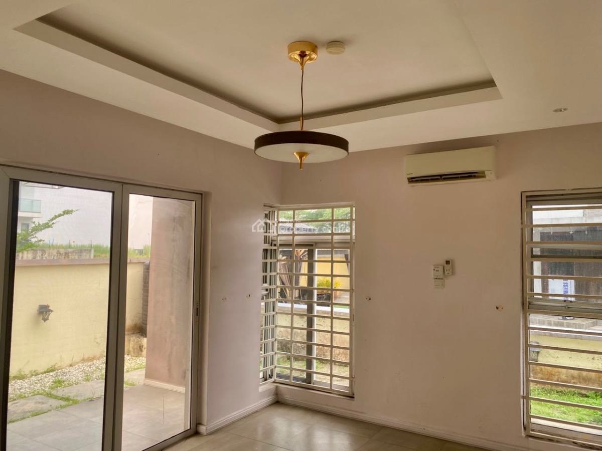 Luxury and Spacious with a B Q, Pinnock Beach Estate, Lekki Phase 1, Lekki, Lagos, Semi-detached Duplex for Rent