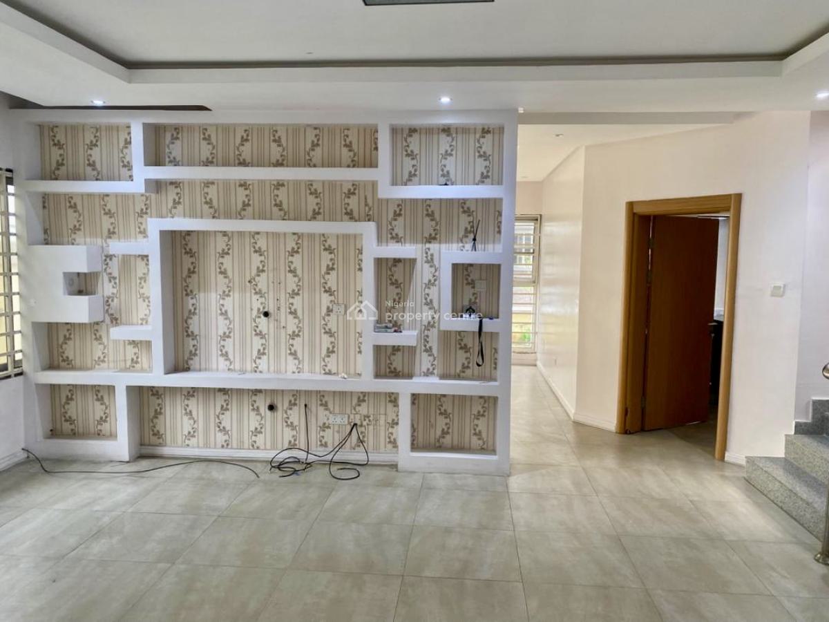 Luxury and Spacious with a B Q, Pinnock Beach Estate, Lekki Phase 1, Lekki, Lagos, Semi-detached Duplex for Rent