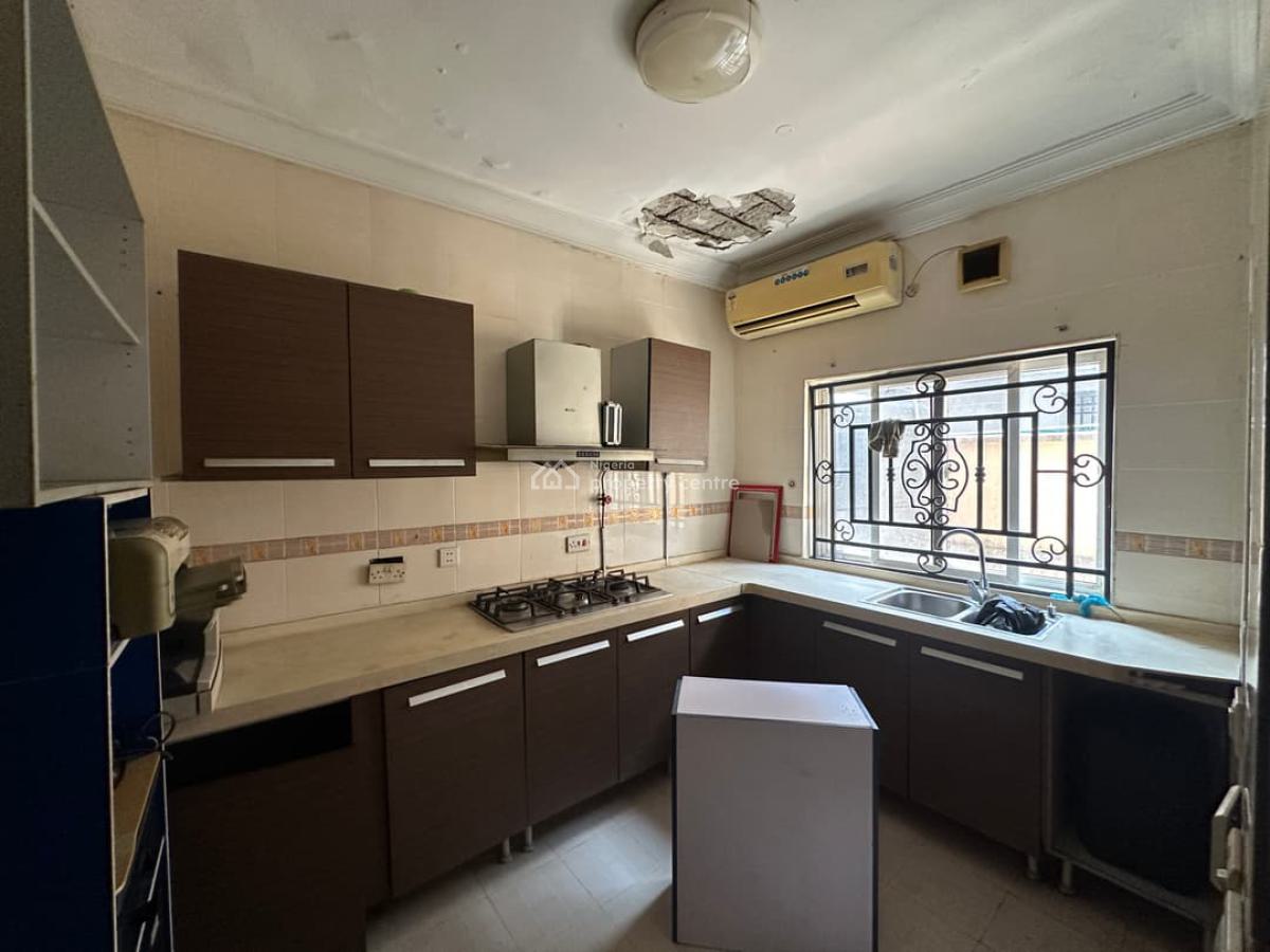 2bdroom Apt in Lekki Phase One Office/ Residential Use Allowed, Lekki Phase 1, Lekki Phase 1, Lekki, Lagos, Flat / Apartment for Rent