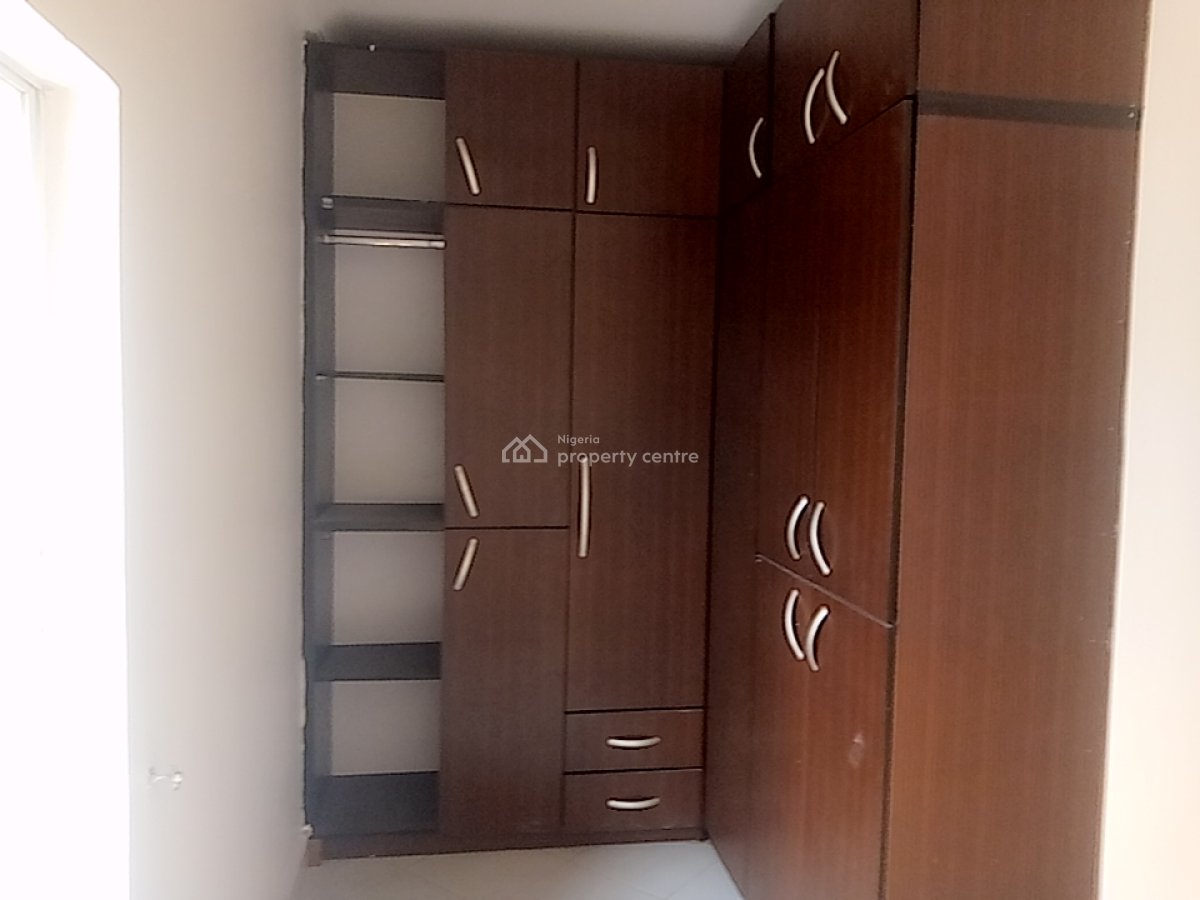 a Neatly and Massively Built 4 Bedroom Terrace, Osapa, Lekki, Lagos, Terraced Duplex for Rent