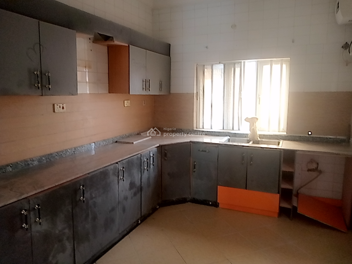 a Neatly and Massively Built 4 Bedroom Terrace, Osapa, Lekki, Lagos, Terraced Duplex for Rent