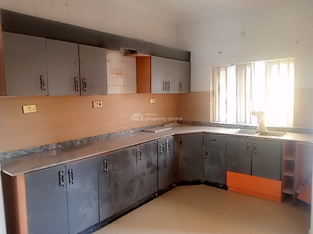 a Neatly and Massively Built 4 Bedroom Terrace, Osapa, Lekki, Lagos, Terraced Duplex for Rent