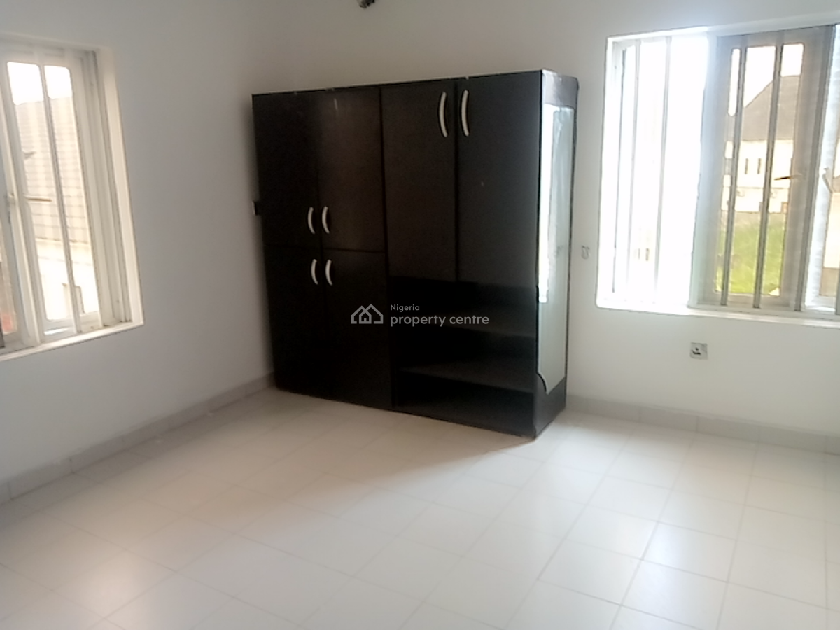 a Neatly and Massively Built 4 Bedroom Terrace, Osapa, Lekki, Lagos, Terraced Duplex for Rent