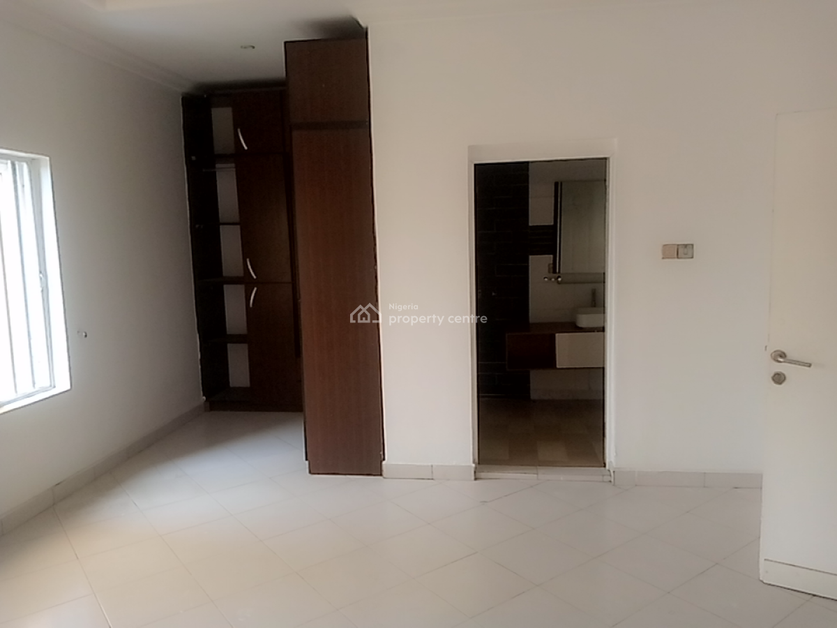 a Neatly and Massively Built 4 Bedroom Terrace, Osapa, Lekki, Lagos, Terraced Duplex for Rent
