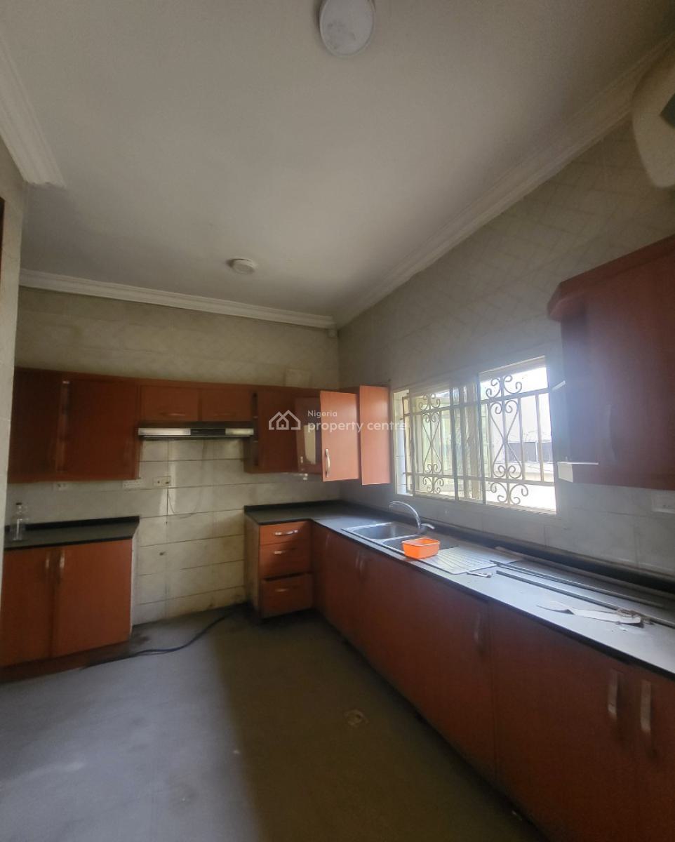 Luxurious Massive 4 Bedroom Terrace Duplex with Bq, By American International School, Durumi, Abuja, Terraced Duplex for Rent