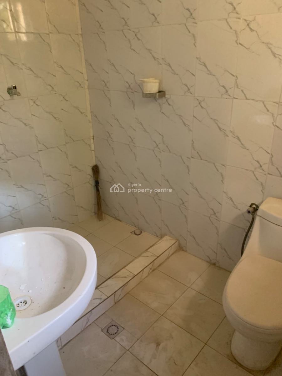 3 Bedroom Flat on The Ground Floor, Gaduwa, Abuja, Flat / Apartment for Rent