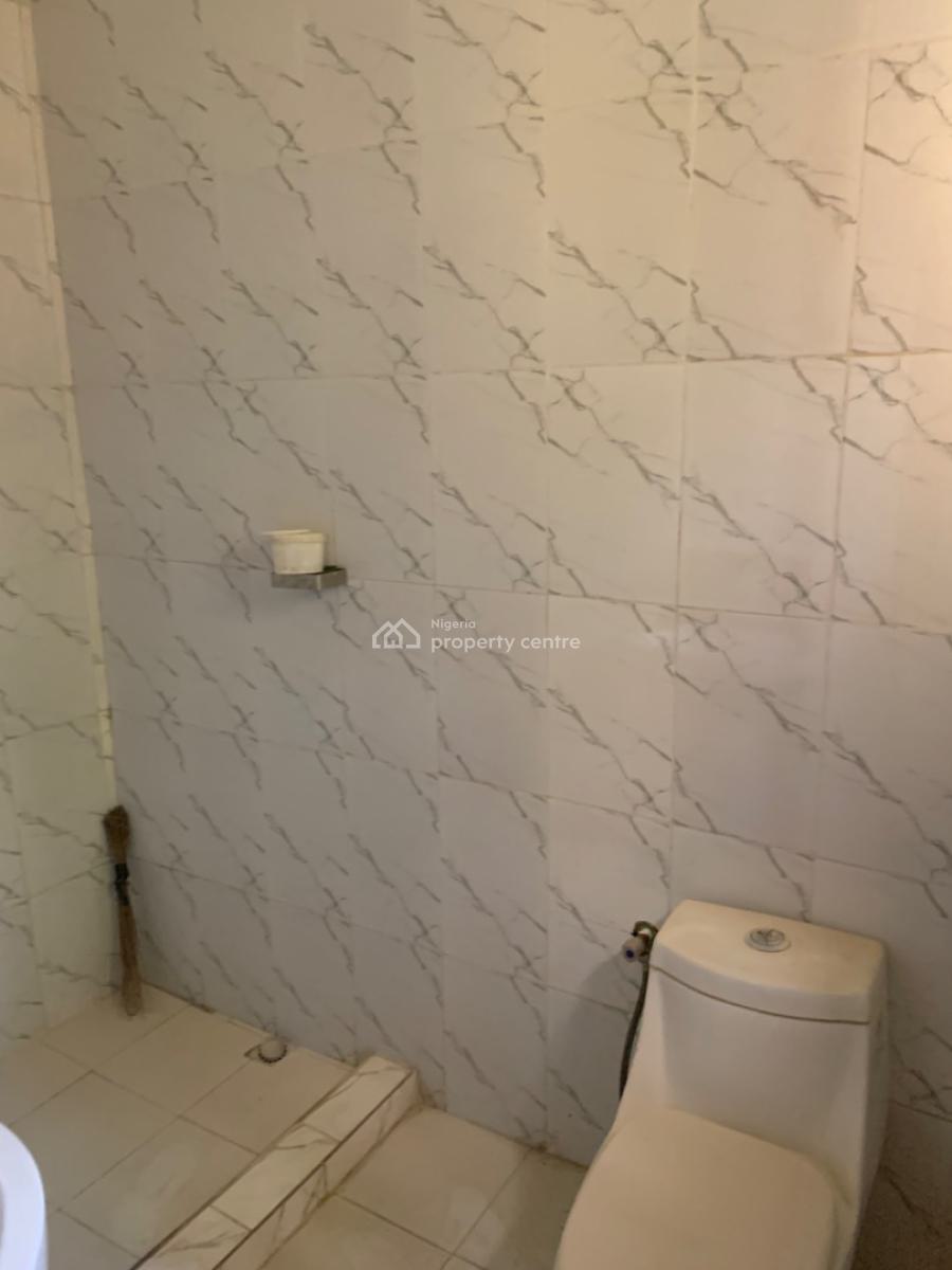 3 Bedroom Flat on The Ground Floor, Gaduwa, Abuja, Flat / Apartment for Rent