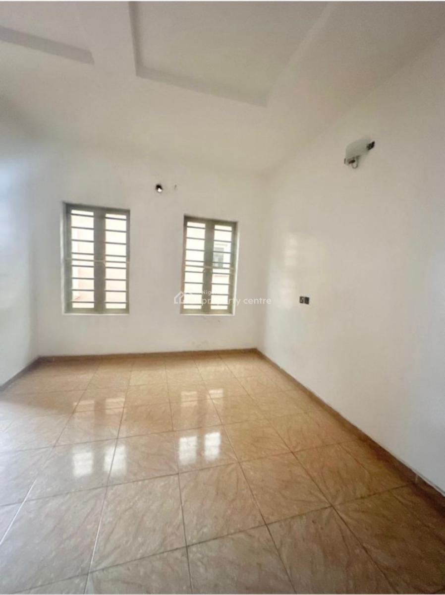 Spacious Bedroom Upstairs, Osapa, Lekki, Lagos, Flat / Apartment for Rent
