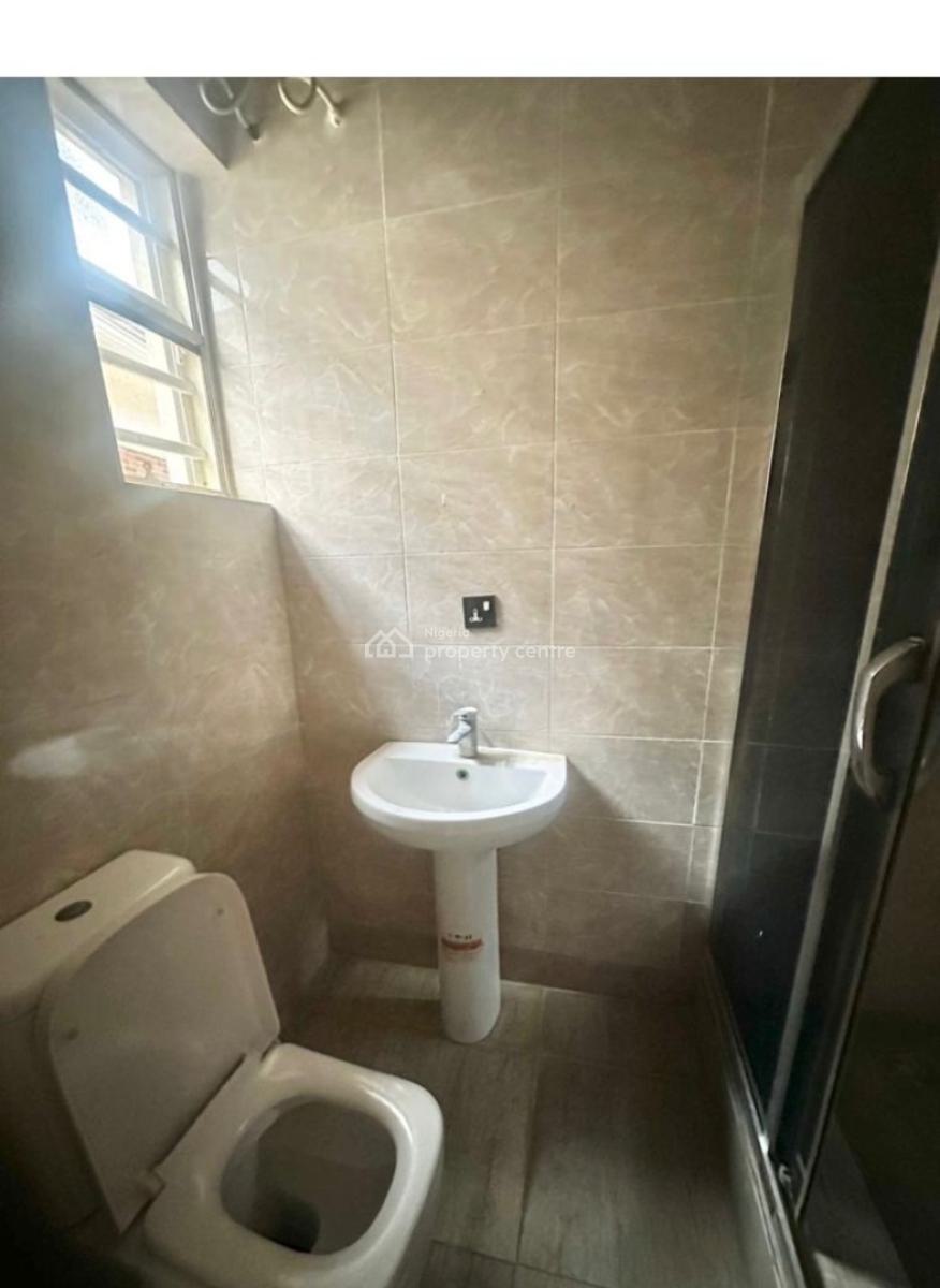 Spacious Bedroom Upstairs, Osapa, Lekki, Lagos, Flat / Apartment for Rent