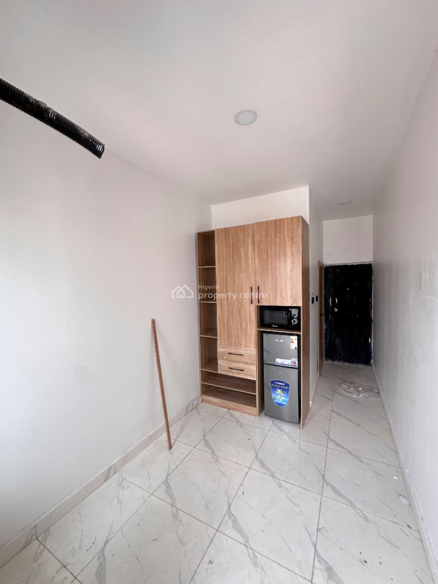 2 Bedroom Apartment with Bq, Lekki Phase 1, Lekki, Lagos, Flat / Apartment for Sale