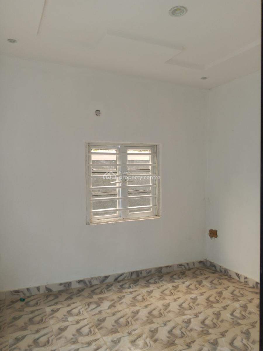 3 Bedroom Bungalow with 2 No Self Contain Bq on 450sqm Land, Bungalow Jakande Estate, Oke Afa, Isolo, Lagos, Detached Bungalow for Rent