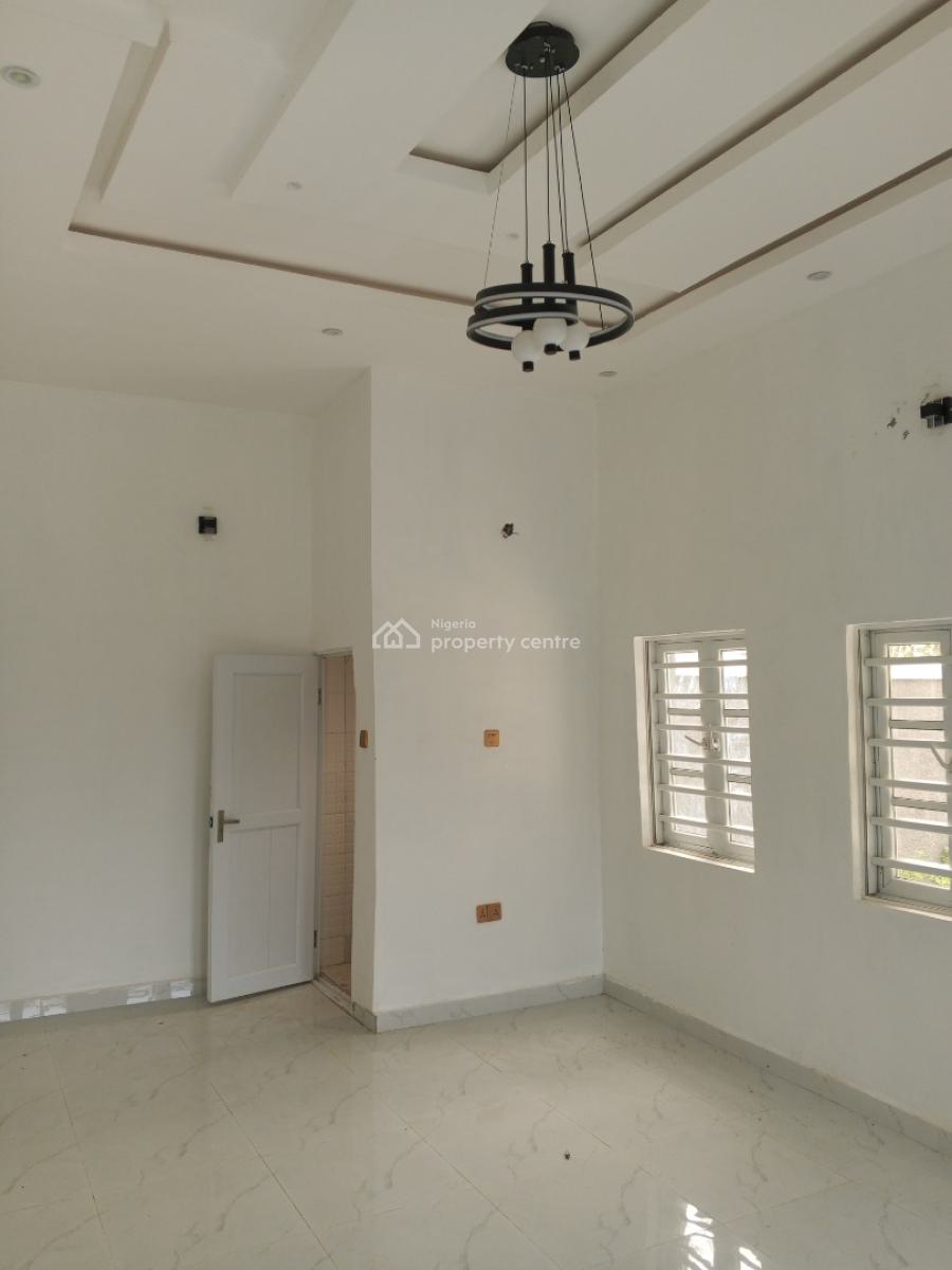 3 Bedroom Bungalow with 2 No Self Contain Bq on 450sqm Land, Bungalow Jakande Estate, Oke Afa, Isolo, Lagos, Detached Bungalow for Rent