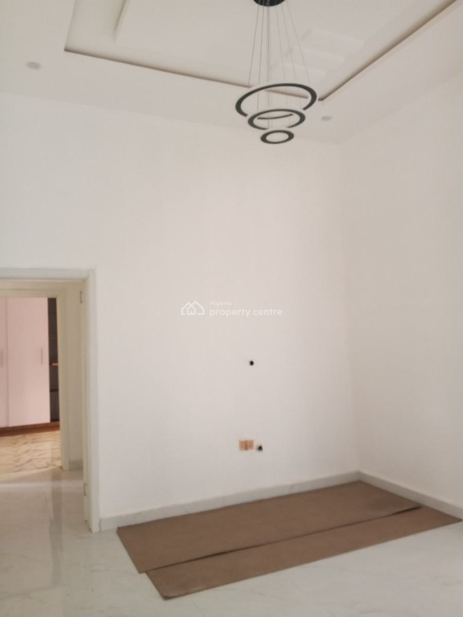 3 Bedroom Bungalow with 2 No Self Contain Bq on 450sqm Land, Bungalow Jakande Estate, Oke Afa, Isolo, Lagos, Detached Bungalow for Rent