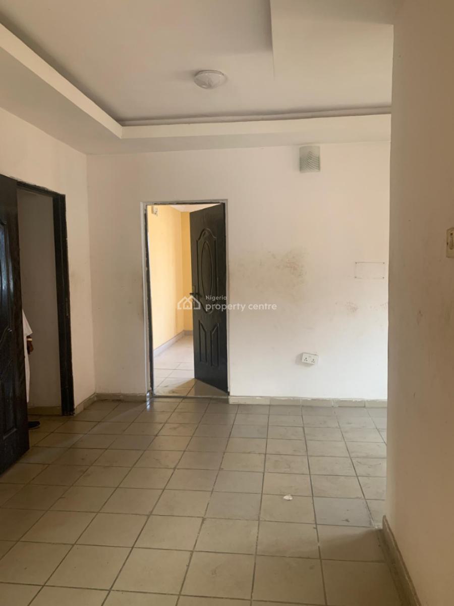 Newly Renovated 4 Bedroom Semi Detached House with Bq, Mobolaji Johnson Estate, Lekki Phase 1, Lekki, Lagos, Semi-detached Duplex for Rent