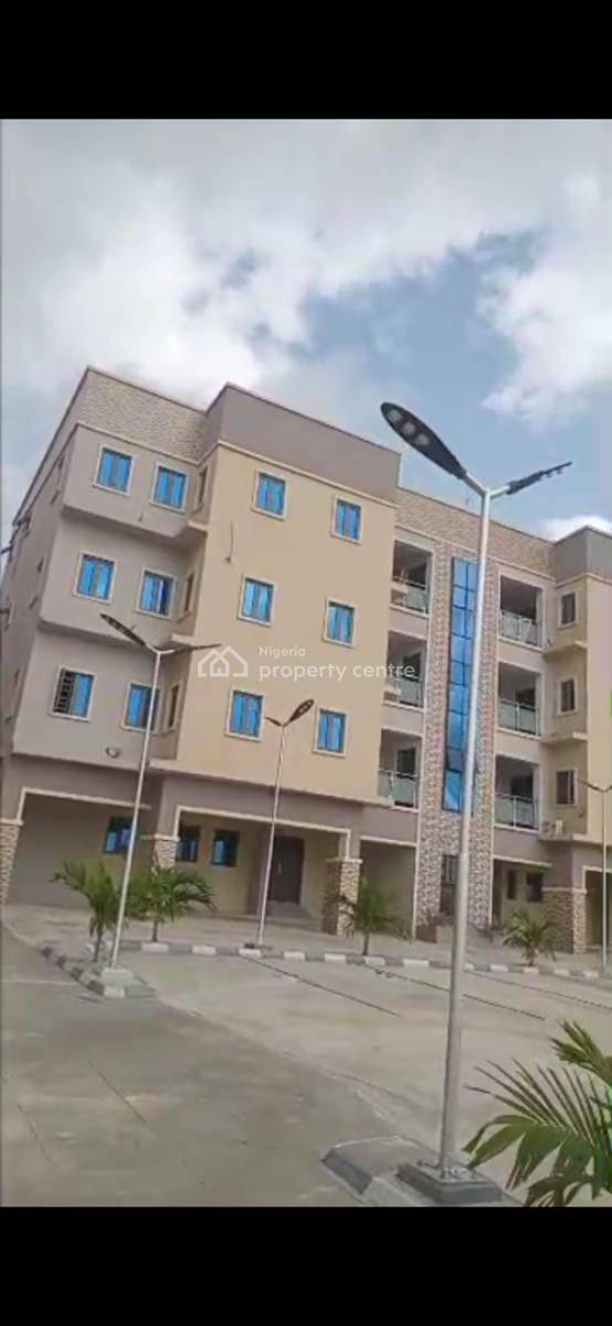 a Well Located 2-bedroom Apartment, Old Bodija, Ibadan, Oyo, Flat / Apartment for Rent