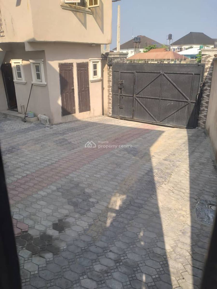 3 Bedroom Flat, Komajah Boundary, Majek., Sangotedo, Ajah, Lagos, Flat / Apartment for Rent