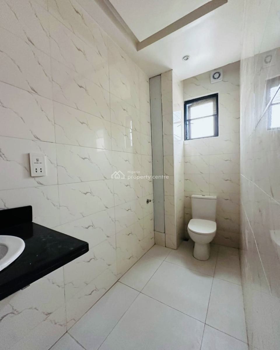 Luxury Newly Built 2 Bedroom Service Apartment in a Gated Estate, Lekki Phase 1, Lekki, Lagos, Flat / Apartment for Sale