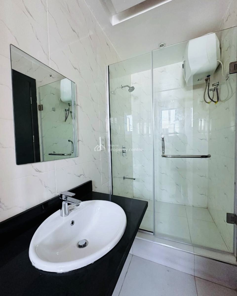 Luxury Newly Built 2 Bedroom Service Apartment in a Gated Estate, Lekki Phase 1, Lekki, Lagos, Flat / Apartment for Sale