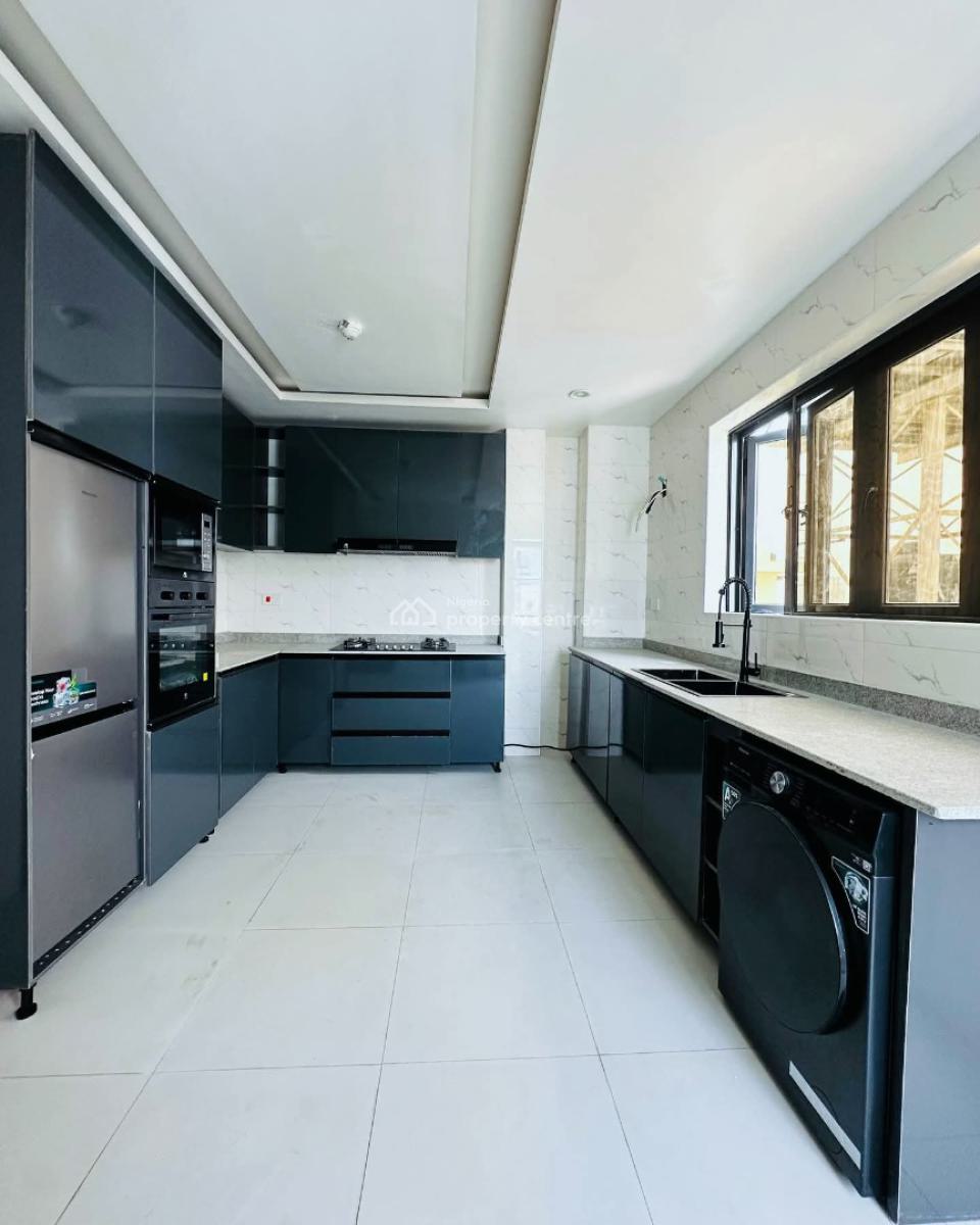 Luxury Newly Built 2 Bedroom Service Apartment in a Gated Estate, Lekki Phase 1, Lekki, Lagos, Flat / Apartment for Sale