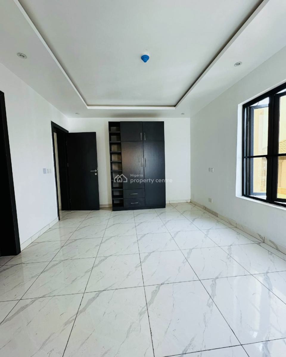 Luxury Newly Built 2 Bedroom Service Apartment in a Gated Estate, Lekki Phase 1, Lekki, Lagos, Flat / Apartment for Sale