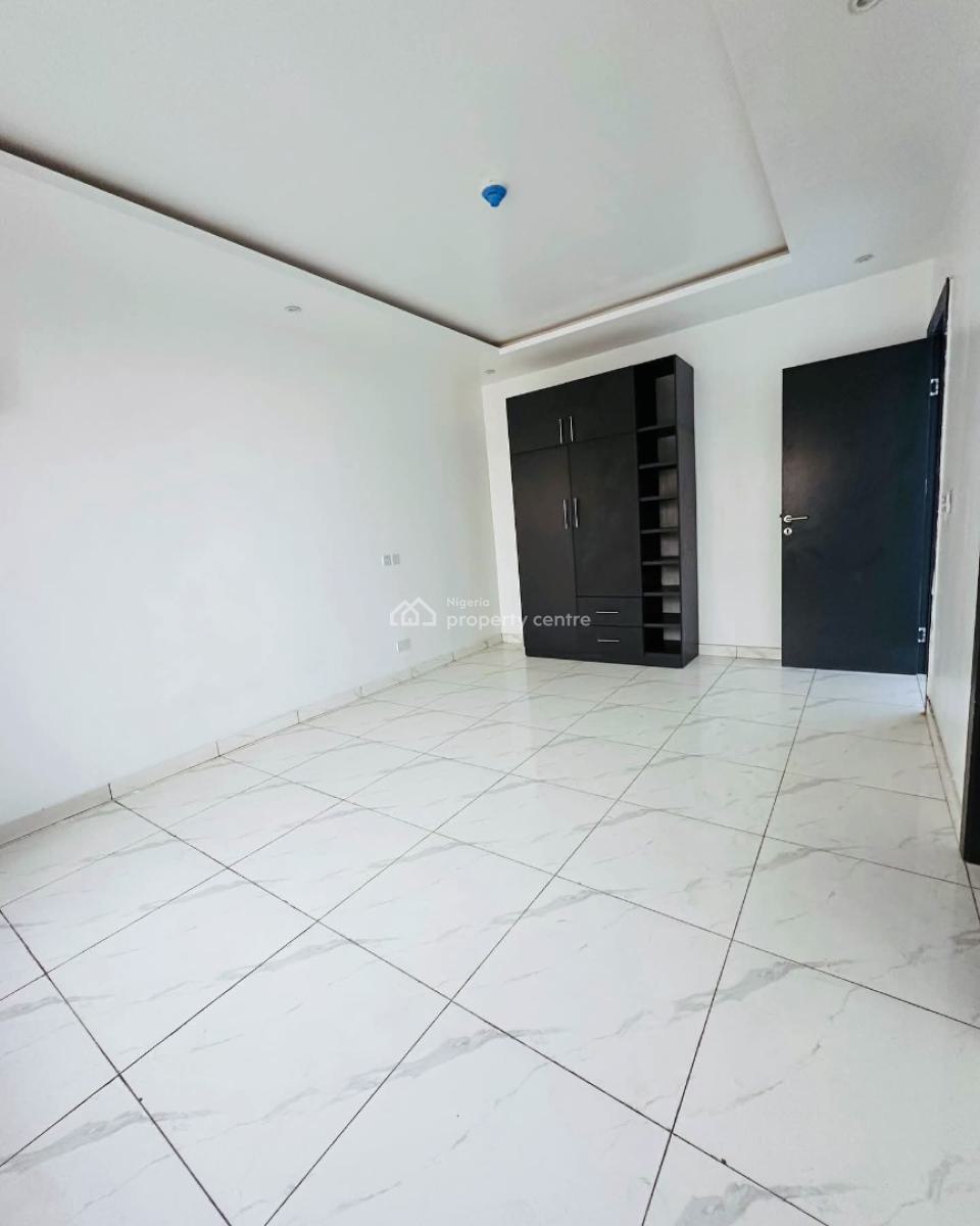 Luxury Newly Built 2 Bedroom Service Apartment in a Gated Estate, Lekki Phase 1, Lekki, Lagos, Flat / Apartment for Sale