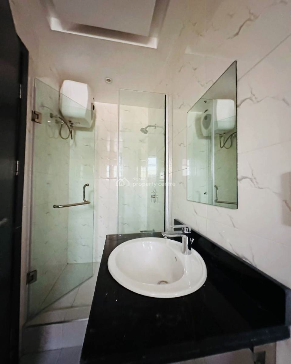Luxury Newly Built 2 Bedroom Service Apartment in a Gated Estate, Lekki Phase 1, Lekki, Lagos, Flat / Apartment for Sale