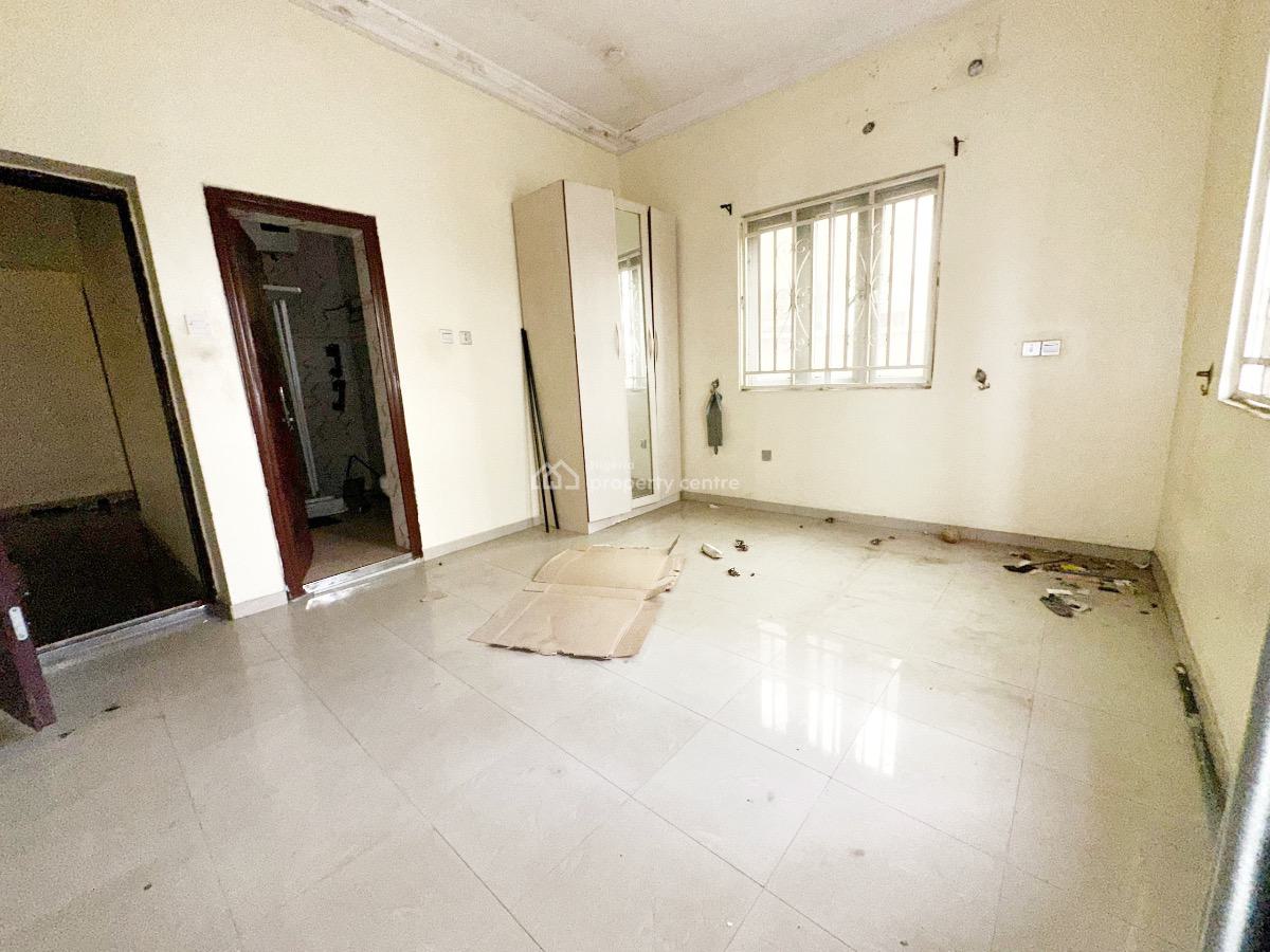 a Well Maintained Spacious 3 Bedroom Flat, Gra Phase 1, Magodo, Lagos, Flat / Apartment for Rent