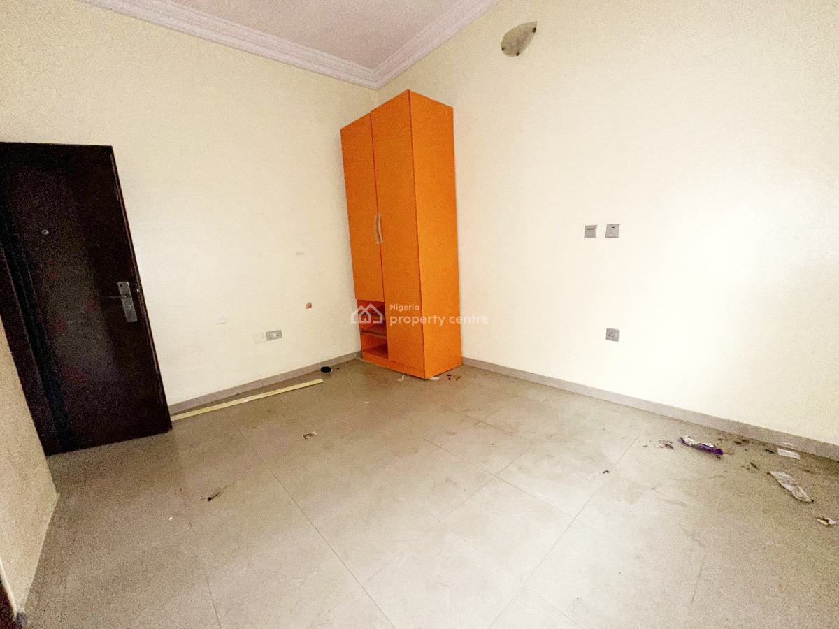 a Well Maintained Spacious 3 Bedroom Flat, Gra Phase 1, Magodo, Lagos, Flat / Apartment for Rent