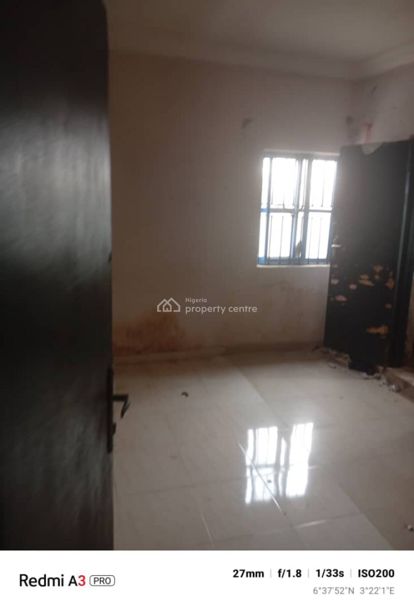 2 Bedroom Apartment:, Omole Phase 2, Ikeja, Lagos, Flat / Apartment for Rent