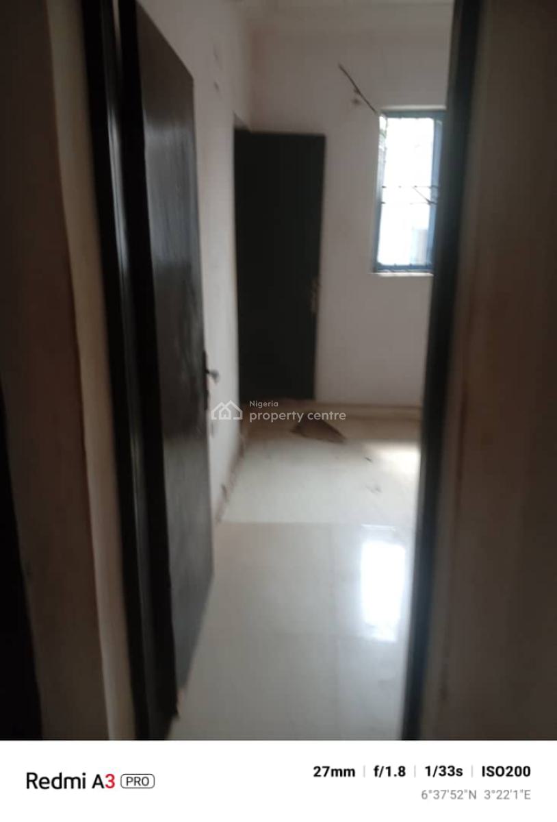 2 Bedroom Apartment:, Omole Phase 2, Ikeja, Lagos, Flat / Apartment for Rent