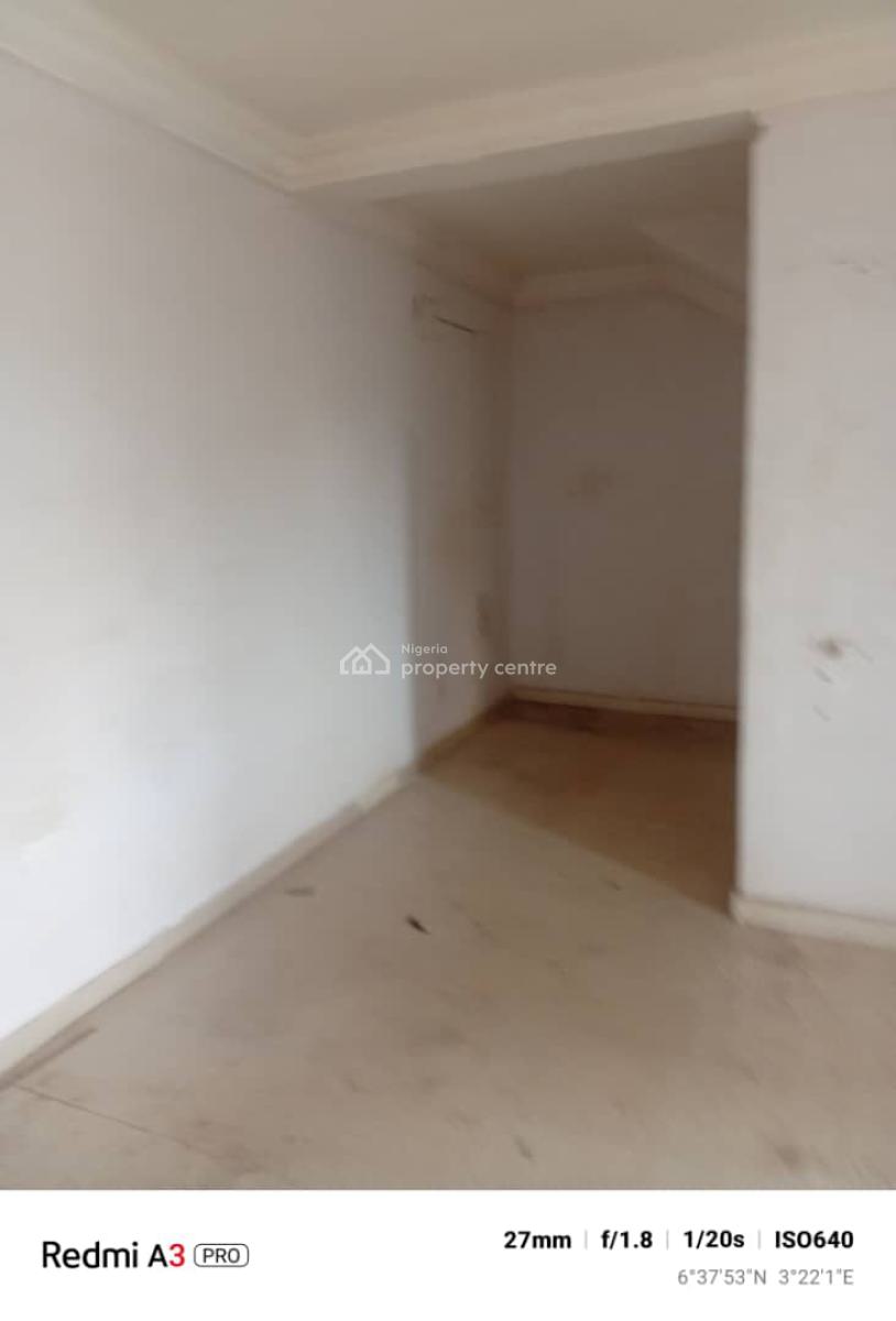 2 Bedroom Apartment:, Omole Phase 2, Ikeja, Lagos, Flat / Apartment for Rent