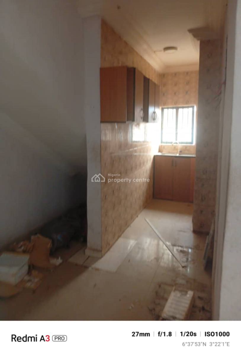 2 Bedroom Apartment:, Omole Phase 2, Ikeja, Lagos, Flat / Apartment for Rent